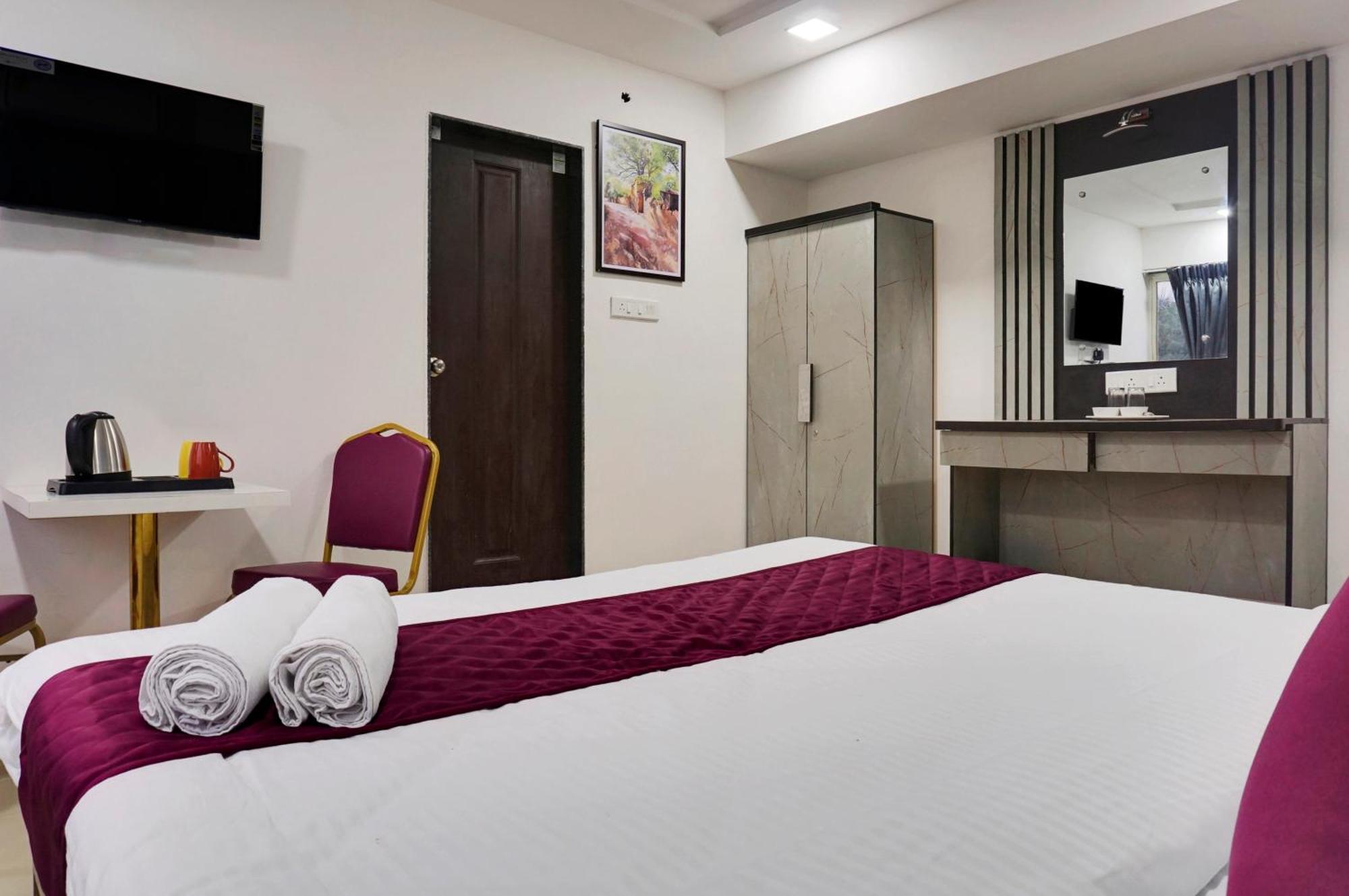 Hotel Orchard Park Pune Bagian luar foto