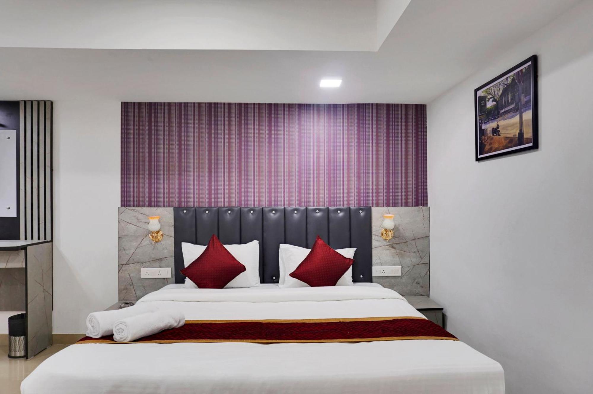 Hotel Orchard Park Pune Bagian luar foto