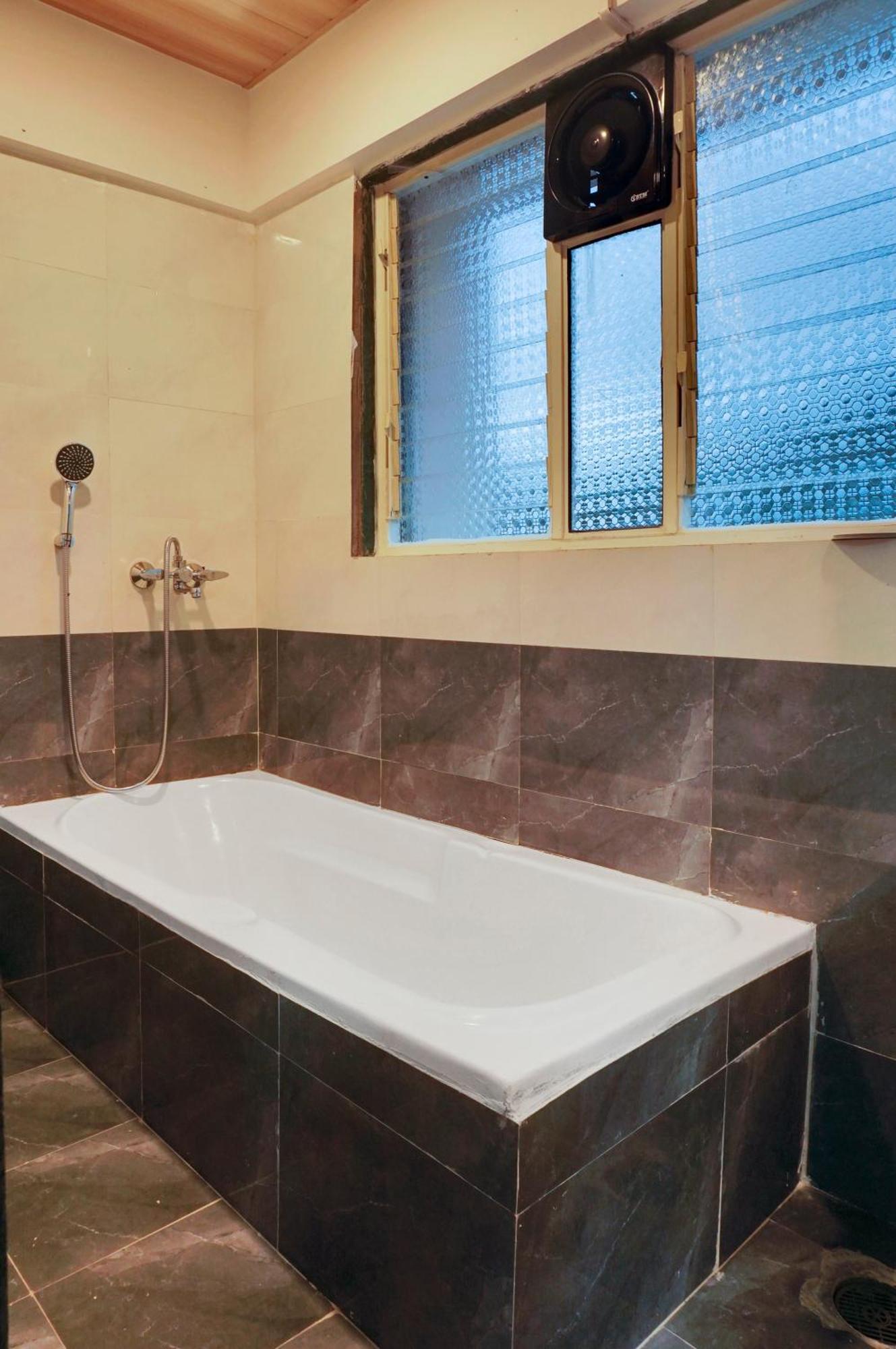 Hotel Orchard Park Pune Bagian luar foto