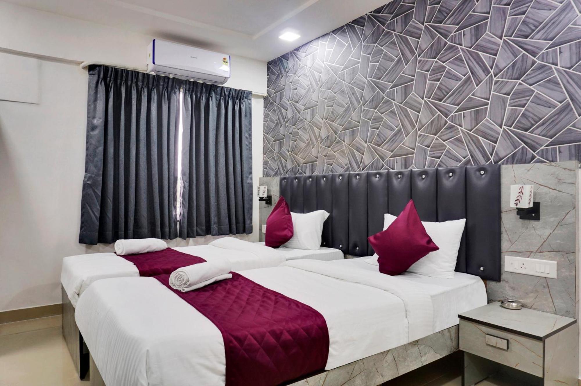 Hotel Orchard Park Pune Bagian luar foto