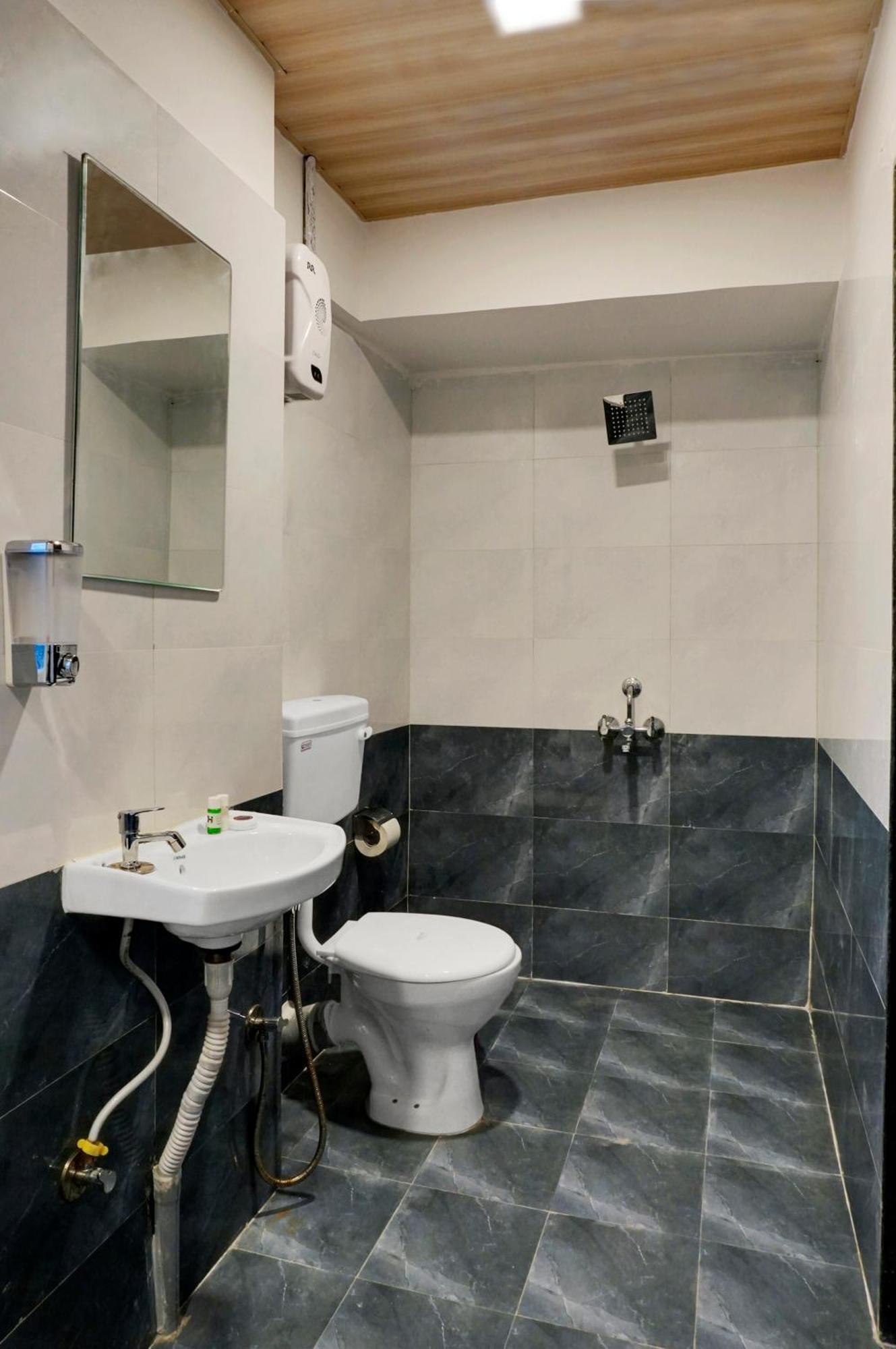 Hotel Orchard Park Pune Bagian luar foto
