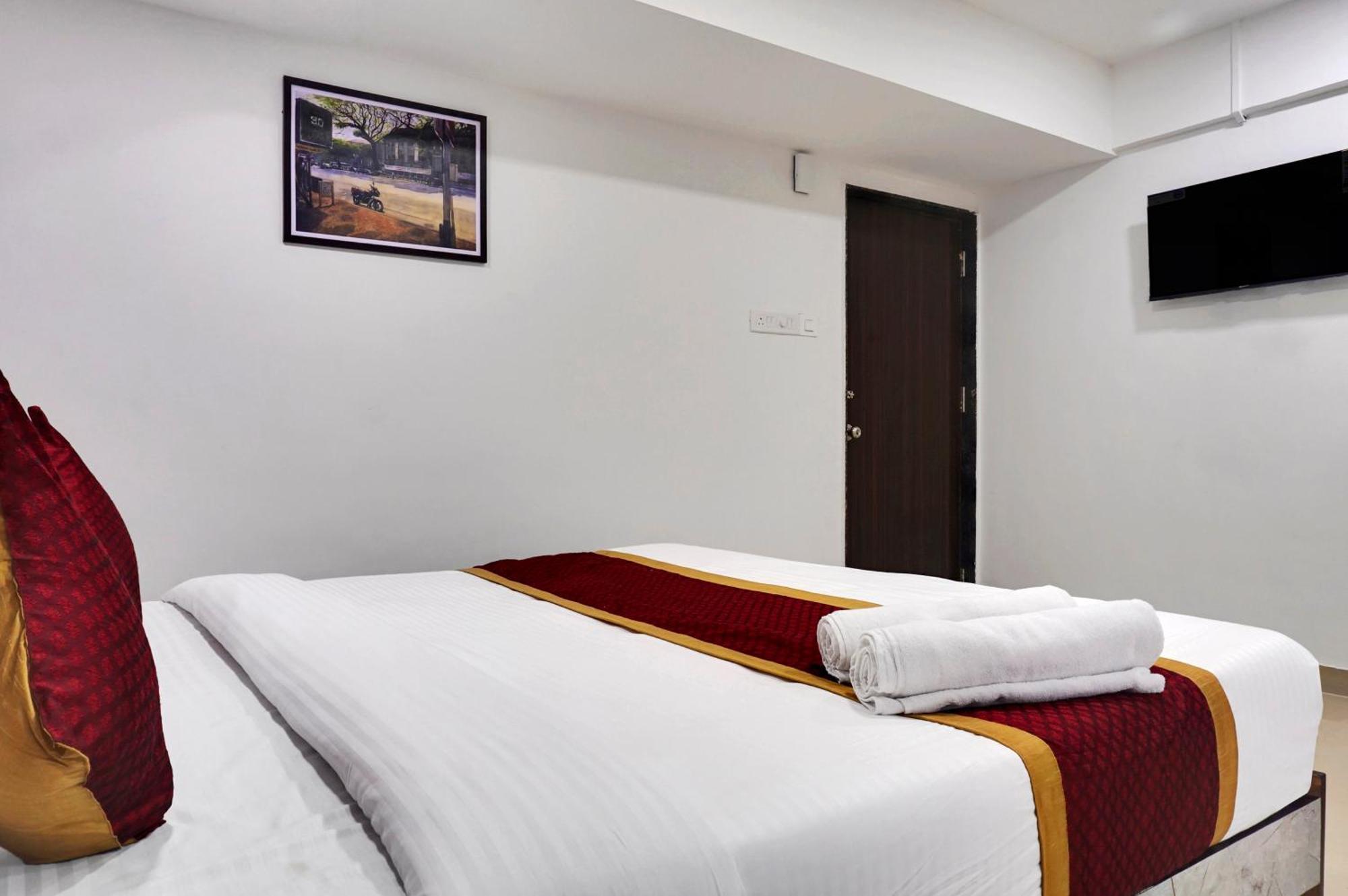 Hotel Orchard Park Pune Bagian luar foto