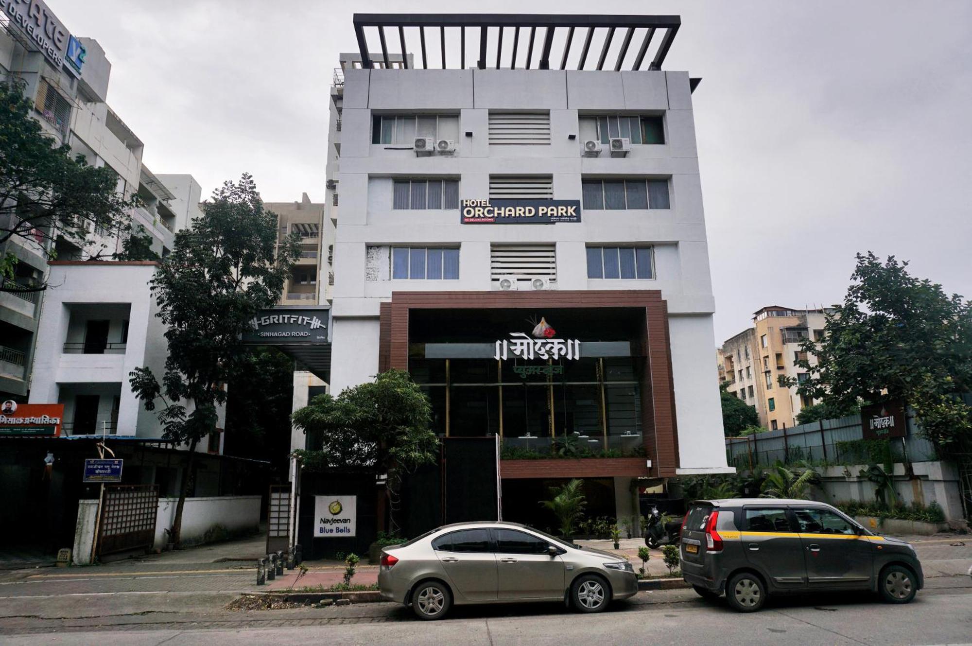 Hotel Orchard Park Pune Bagian luar foto