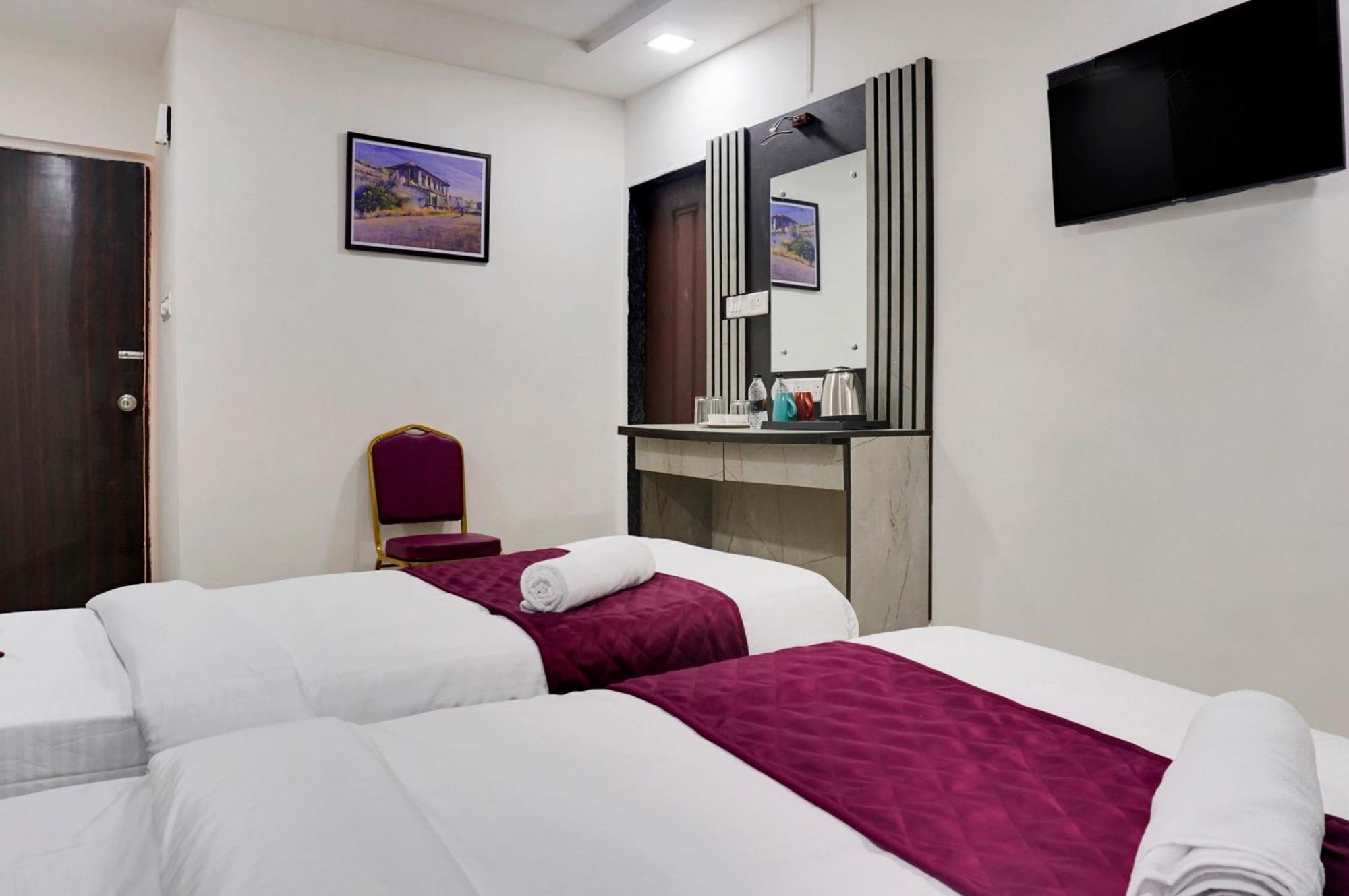 Hotel Orchard Park Pune Bagian luar foto