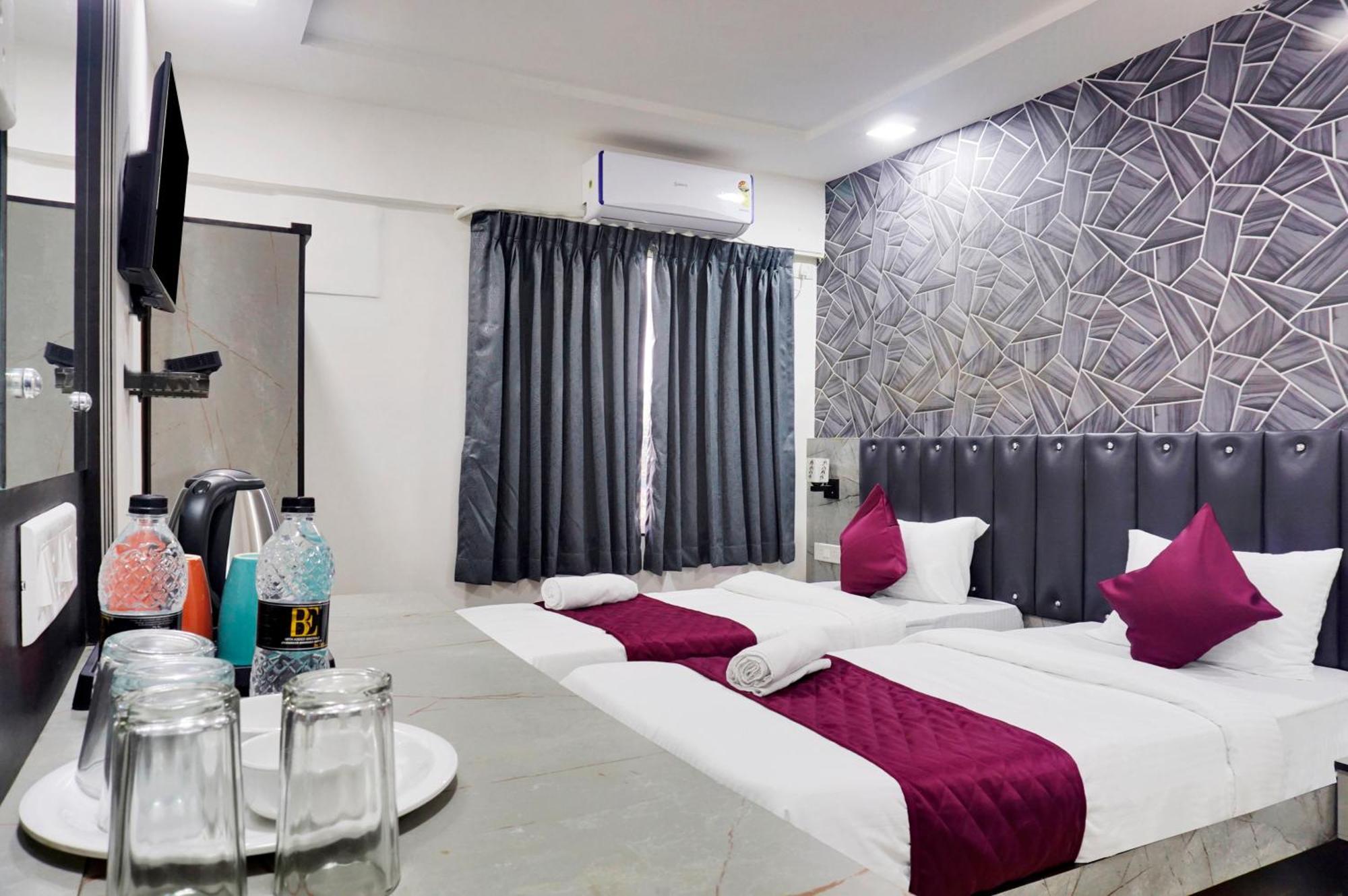 Hotel Orchard Park Pune Bagian luar foto